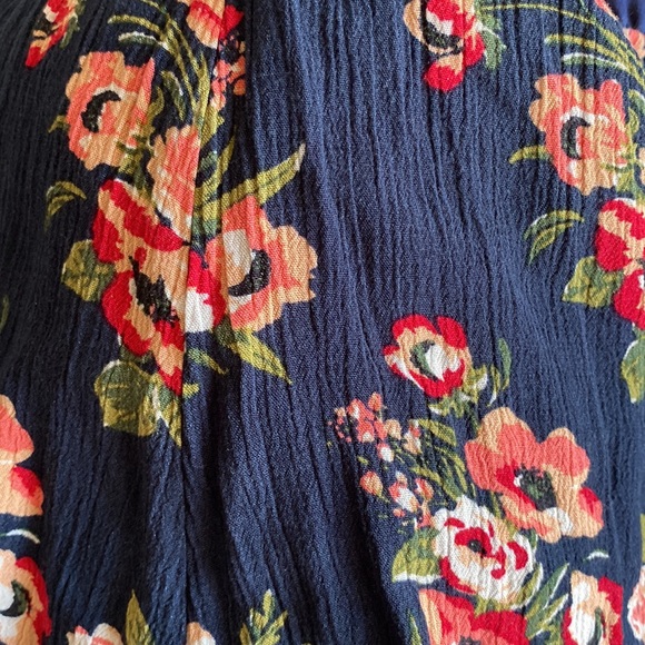 Sage Brand - Navy, Floral Romper with open back - Size LG - Picture 5 of 5